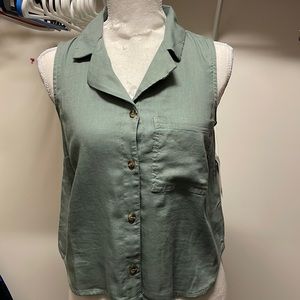 SO cropped shirttail , size small.